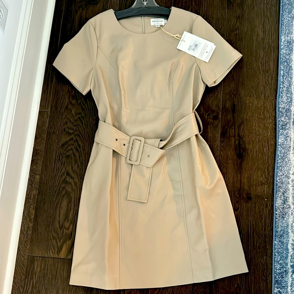 Le Collections per Molly Bracken dress size Medium. NWT